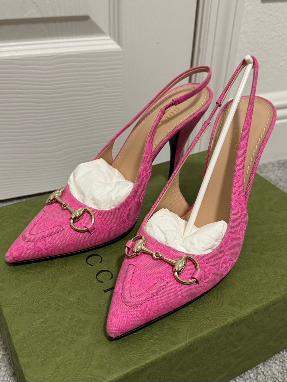 Gucci Hot Pink Horsebit Slingback Pointed-Toe Heels. - Picture 8 of 13